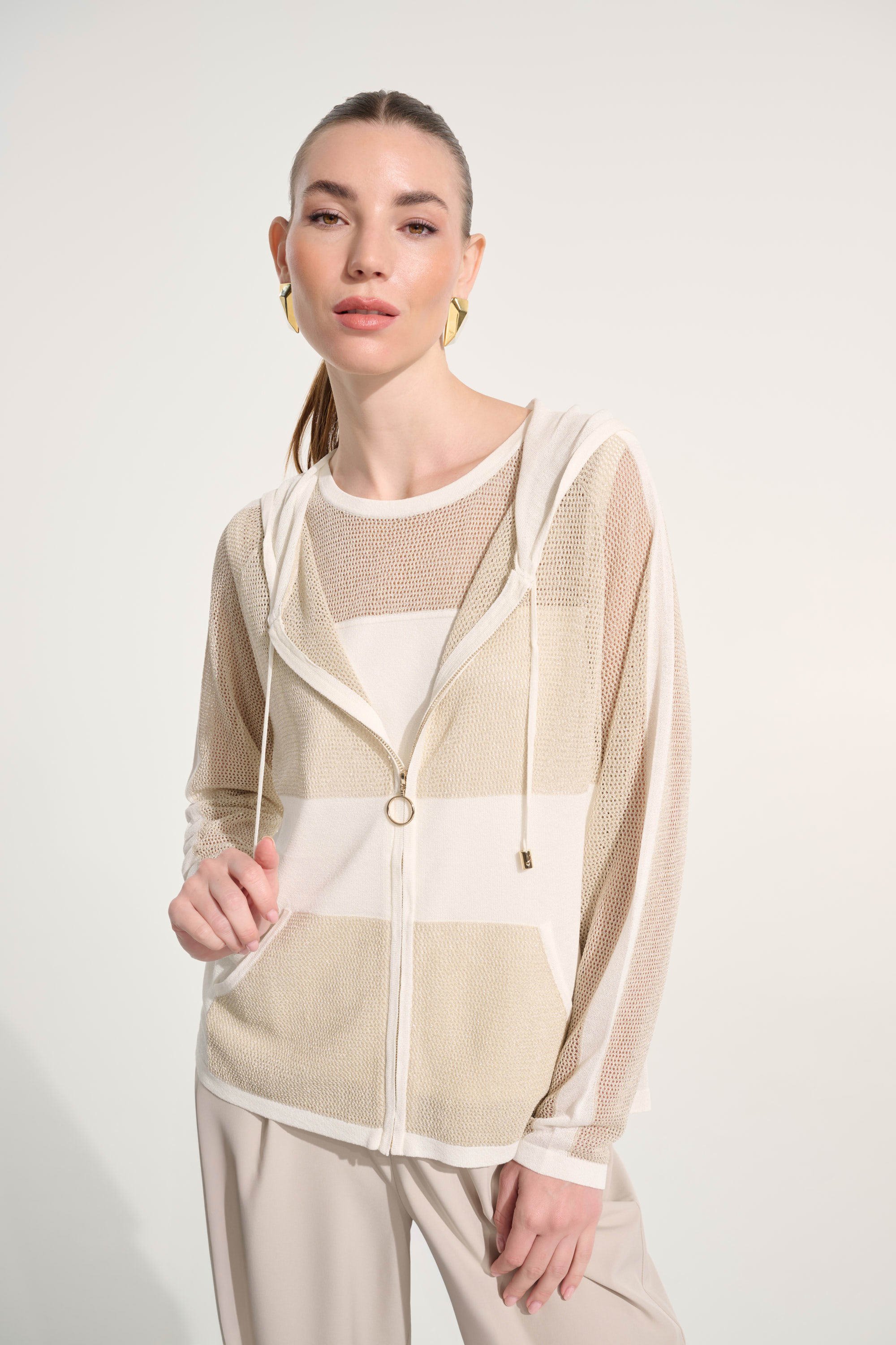 Blouson droit en tricot soyeux à capuchon et fermeture éclair Joseph Ribkoff 